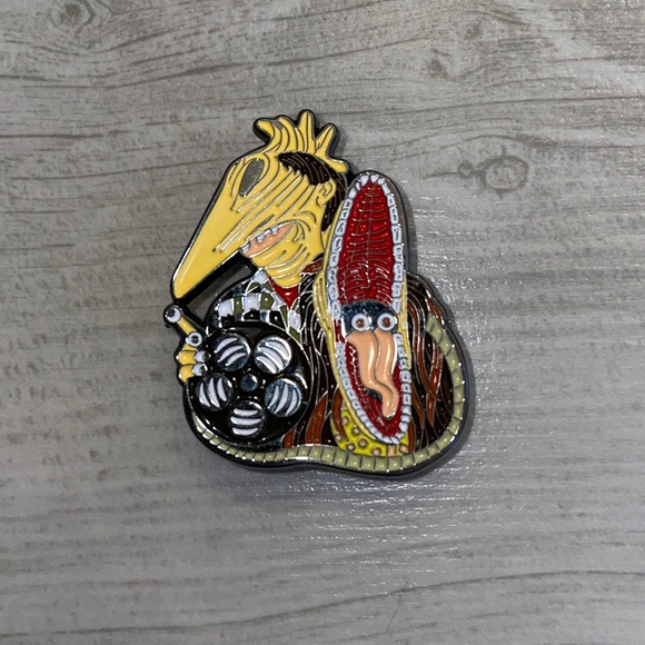 Adam and Barbara Beetlejuice Pin creature costume enamel pin NWT - Picture 2 of 8